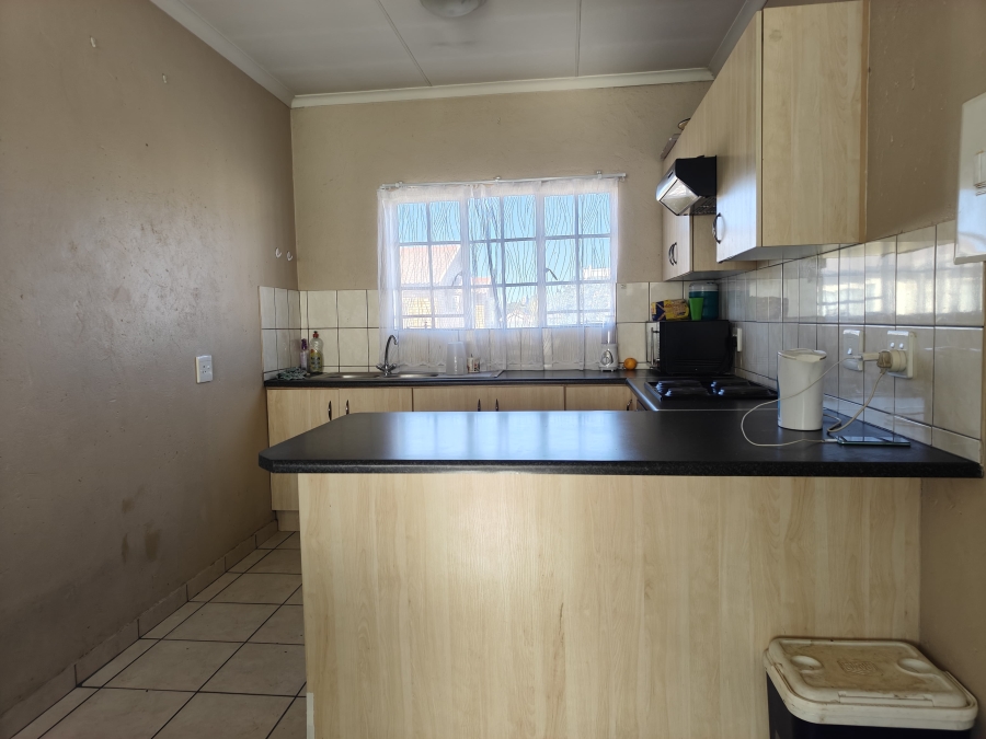 2 Bedroom Property for Sale in Waterval East North West